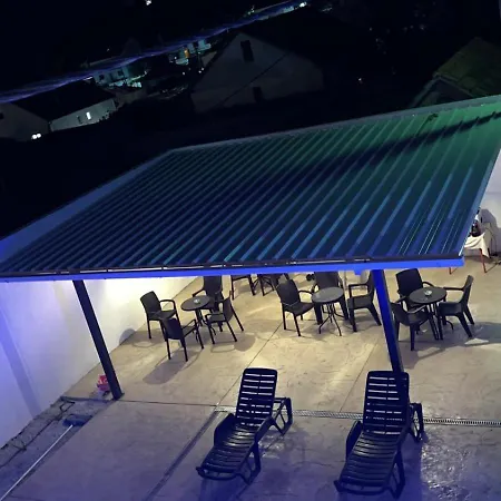 M2 招待所
